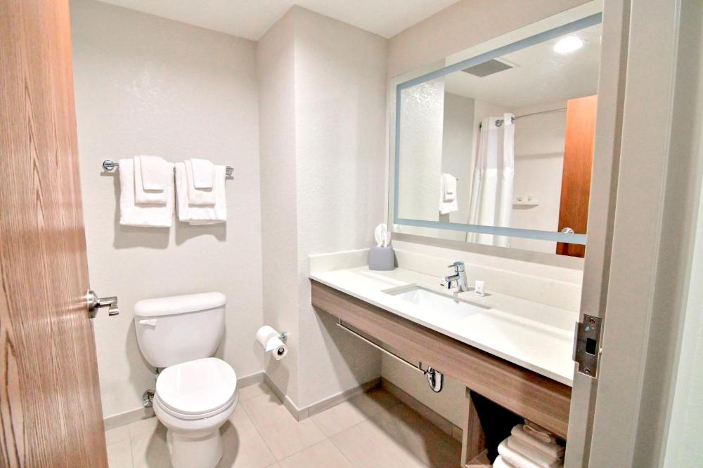 Standard King Room interior